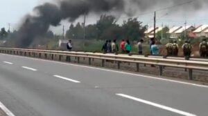 Transportistas de Carga Condenan los Ataques y Barricadas en la Ruta 5
