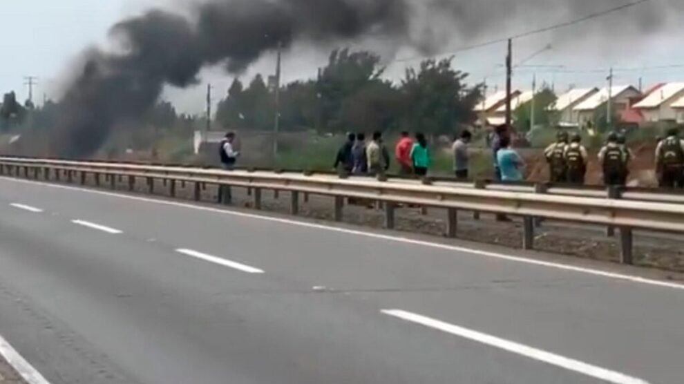Transportistas de Carga Condenan los Ataques y Barricadas en la Ruta 5