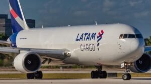 Carga aérea en Chile registra caída del 5,1 % en abril