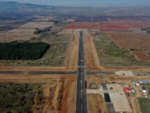 Cauquenes avanza en proyecto de aeropuerto de carga para fortalecer exportaciones del Maule