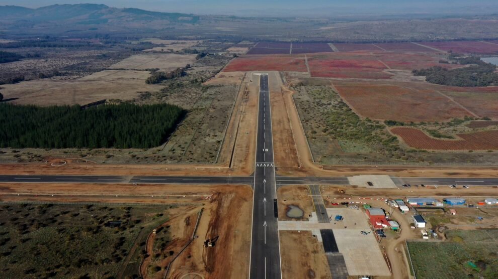 Cauquenes avanza en proyecto de aeropuerto de carga para fortalecer exportaciones del Maule