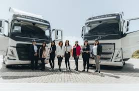 Volvo Chile impulsa nueva edición de “Iron Women Más Conductoras” en la RM para capacitar a más mujeres en transporte de carga