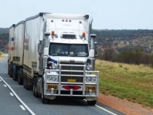 Camioneros apoyan proyecto de ley que obliga a puertos y generadores a pesar la carga