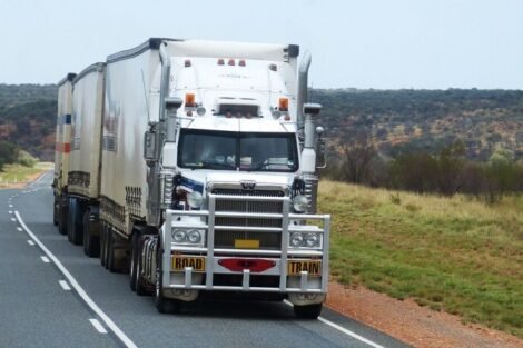 Camioneros apoyan proyecto de ley que obliga a puertos y generadores a pesar la carga