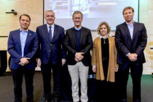 Inauguran la primera academia logística del país para fortalecer al sector transporte