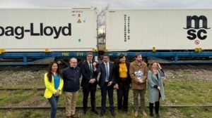 EFE lanza piloto ferroviario bimodal para transporte de salmón entre Puerto Montt y Biobío