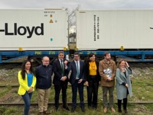 EFE lanza piloto ferroviario bimodal para transporte de salmón entre Puerto Montt y Biobío
