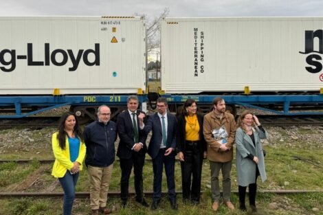 EFE lanza piloto ferroviario bimodal para transporte de salmón entre Puerto Montt y Biobío