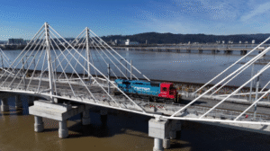 Nuevo puente ferroviario sobre el Biobío impulsa la logística de carga y beneficia a Fepasa