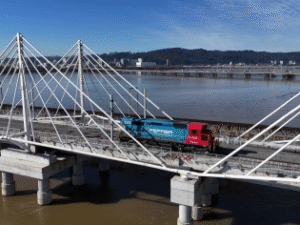 Nuevo puente ferroviario sobre el Biobío impulsa la logística de carga y beneficia a Fepasa