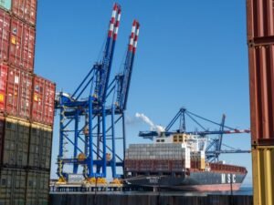 Puerto Coronel plantea mejorar la conexión logística con Puerto Montt