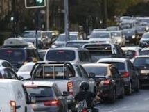 Estos son los vehículos con prohibición de circulación en Santiago este 4 de julio