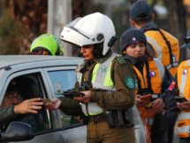 Restricción vehicular este martes 26 de agosto: estas patentes no podrán circular