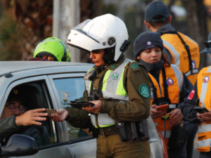 Restricción vehicular este martes 26 de agosto: estas patentes no podrán circular