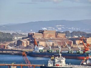 Cierre de Huachipato redirige flujo de carga hacia el Puerto de Valparaíso