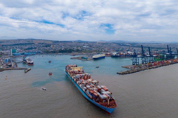 Transportistas alertan sobre crisis logística en el puerto de San Antonio