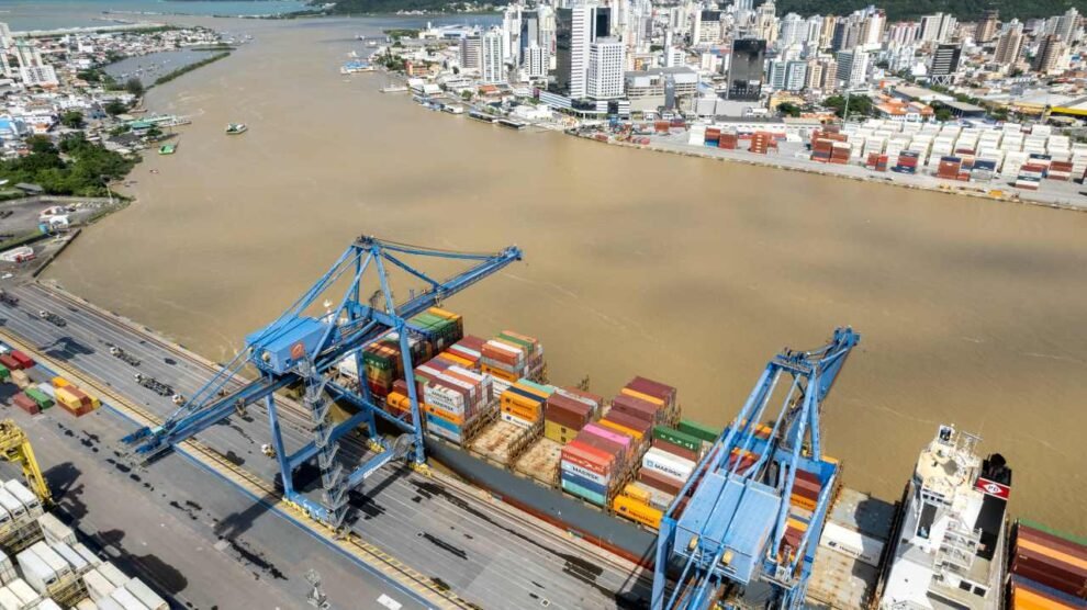 Paralización portuaria en Valparaíso genera fuerte impacto en el comercio exterior