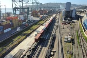 Puerto San Antonio y EFE firman acuerdo para poner en marcha el Terminal Intermodal Barrancas