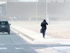 Cierre del paso fronterizo Jama para transporte de carga por fuertes vientos en Antofagasta